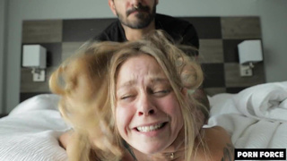 Стой, ты же мне рот порвёшь! — Тихо, а то ещё и за волосы схвачу