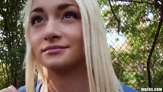 Порно от студии Mofos